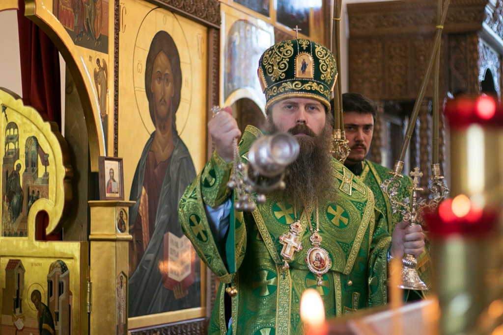 Священники Вознесенского собора Новосибирск